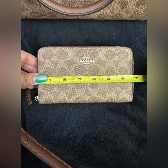 Coach Brown Signature Women's Bag Set - Picture 9 of 11